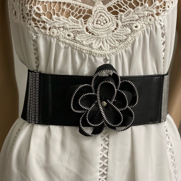 Fashion women’s waist belt, 34 inches long before stretch. Fit up to 34 inches - Picture 2 of 5